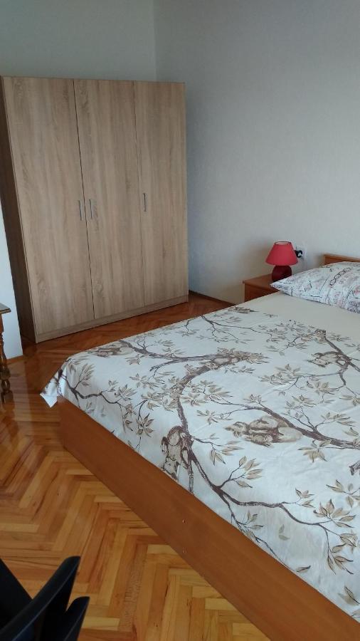 Apartment For 6 In Makarska Centar Exterior photo