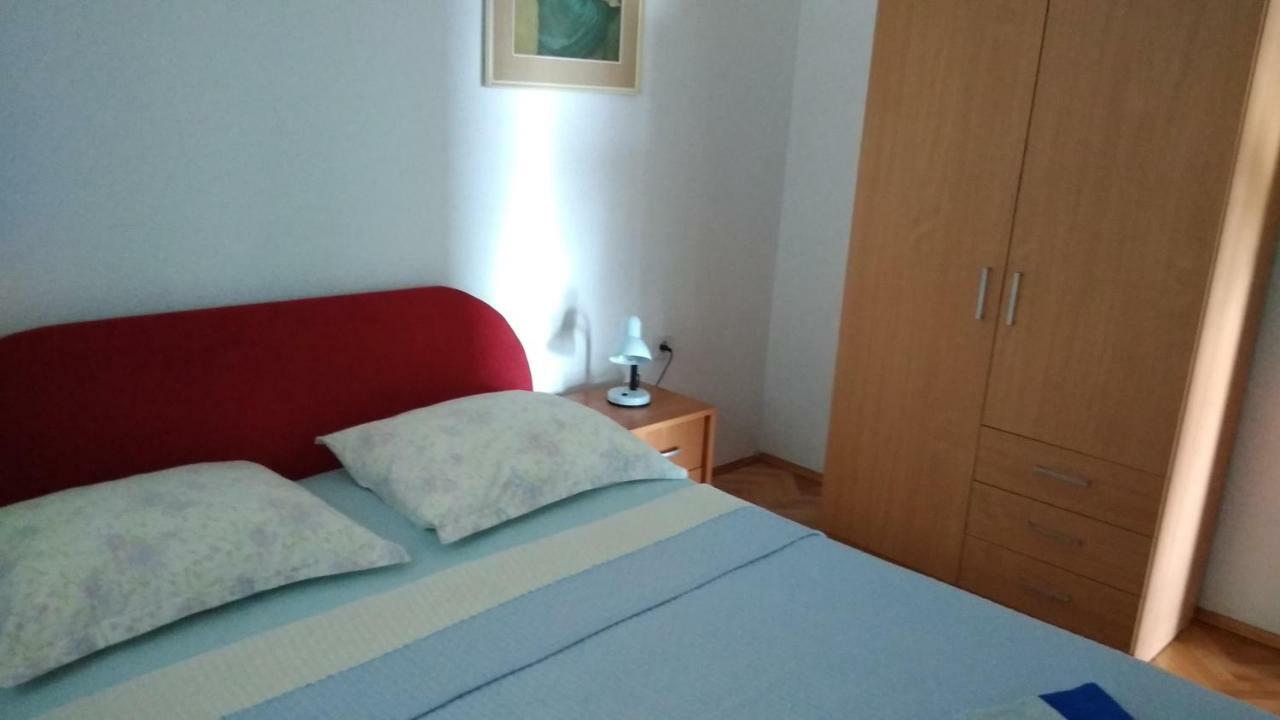 Apartment For 6 In Makarska Centar Exterior photo